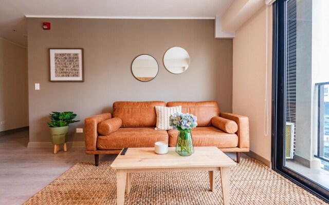 Trendy Host Alta San Isidro