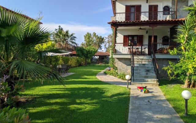 Villa Beta - 5min walk to beach, BBQ, Parking