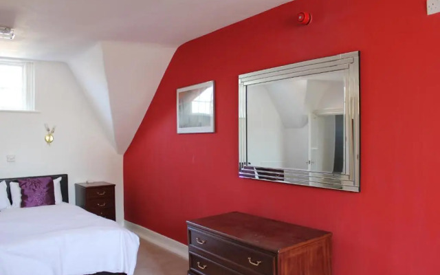 George Hotel