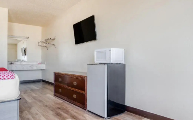 OYO Hotel Waco University Area/ I-35