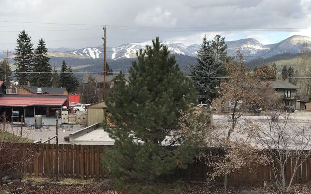 Good Medicine Lodge Bed & Breakfast