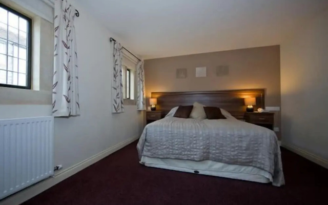 Mullions Hotel