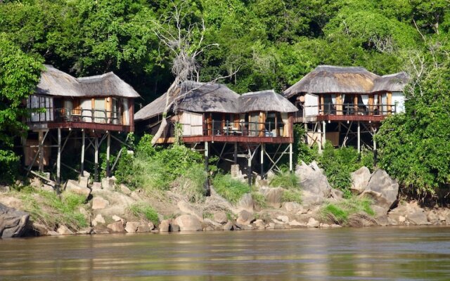 Serena Mivumo River Lodge
