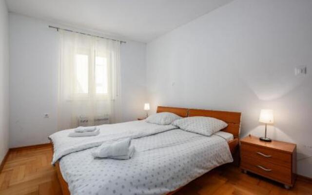 Apartments Adria