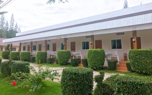 Tanaosri & Creekside Resort