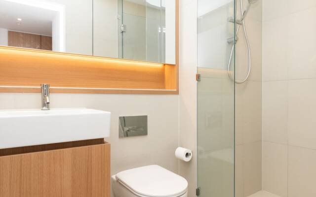 Modern Apartment in Darling Harbour