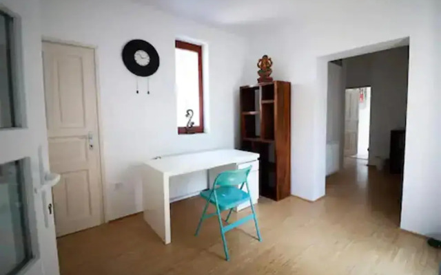 Maharaja Mountain Palace 3-bed Apartment in Buda