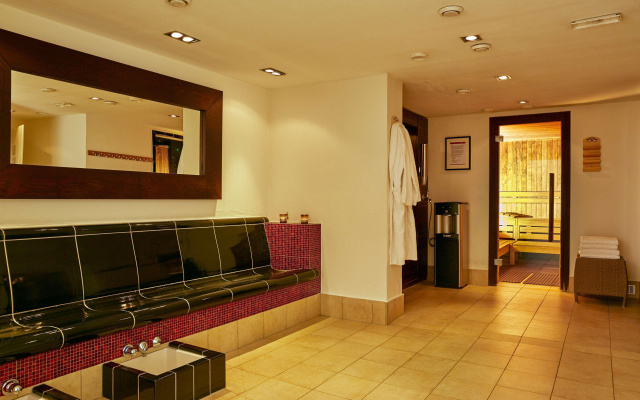 Hotel Regina Titlis, a Trademark Collection by Wyndham – Lobby – Engelberg