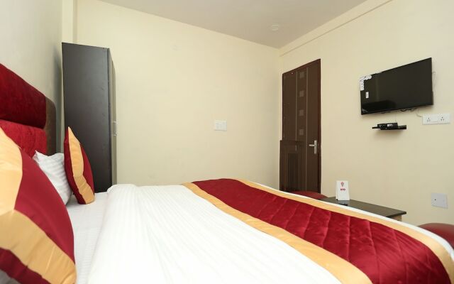 OYO 11952 Hotel Royal India