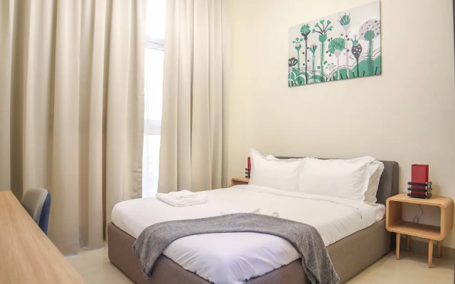 2 Bedroom Apartment- Azizi Plaza