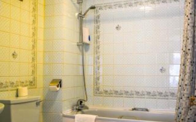 Gatwick Castle B&B