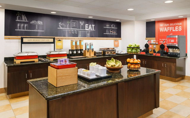 Hampton Inn & Suites Thousand Oaks, CA