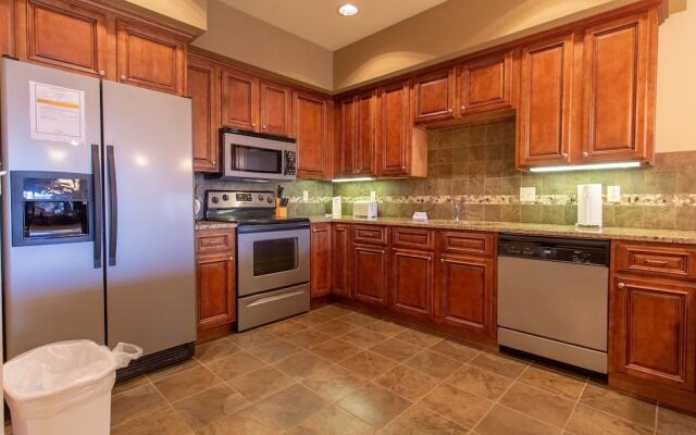 Great Gatsby 2 Bedrooms 2 Bathrooms Condo