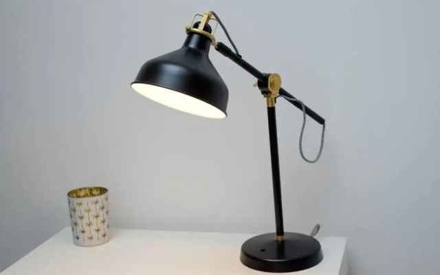 Contemporary House Garden near Park & Thames