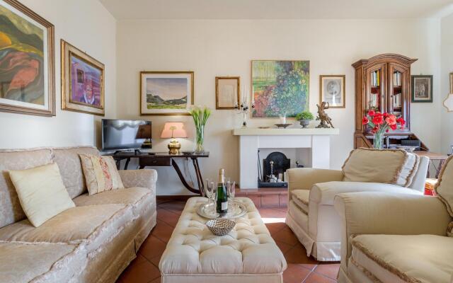 Casa Emy in Lucca With 3 Bedrooms and 2 Bathrooms