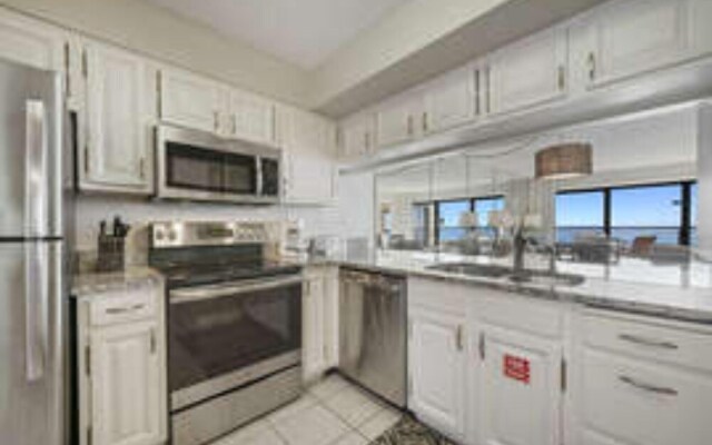 Emerald Towers 605 by Five Star Properties