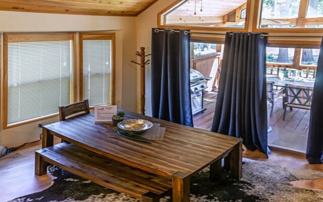 #51 & #52 Hyatt Lake Compound~sleeps 10~lake View