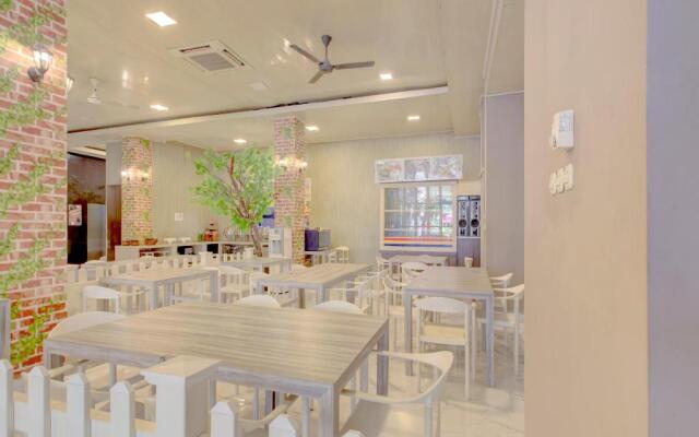 OYO 4005 Bunga Dahlia Guest House