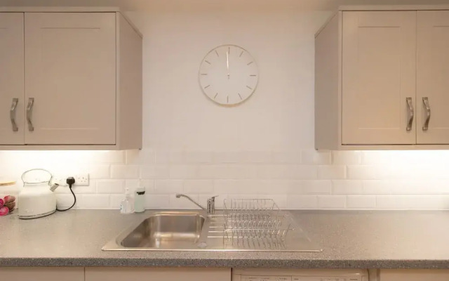 Crescent House Apartments