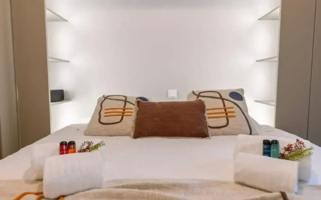 Comfortable 2 Bedroom Apartment With Sea-view
