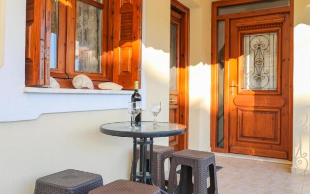 Antonia House
