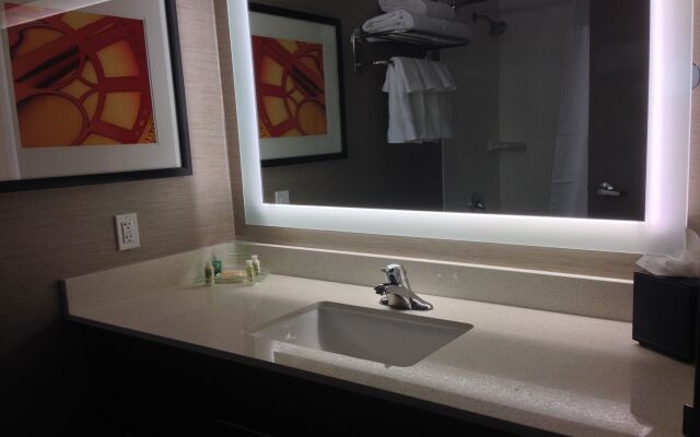 Holiday Inn Milwaukee Riverfront by IHG
