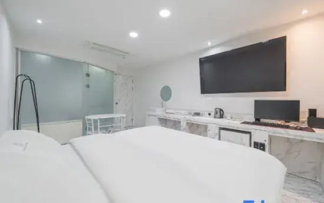 Hassen Sillim K2 Hotel