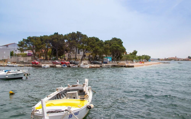 Beachfront Apartment Gaj 9