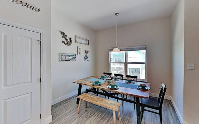 110nnaut 2 Bedroom Home