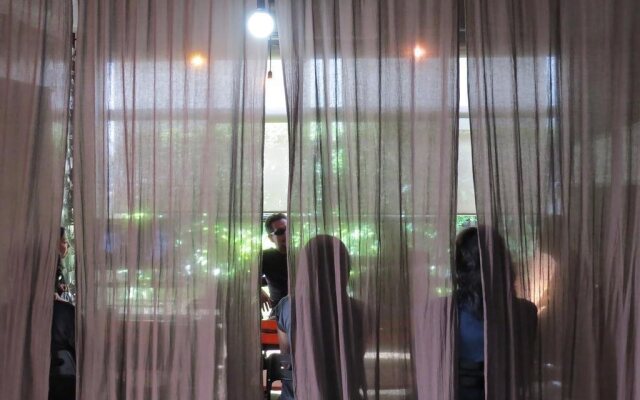 Pyat Music and Artel Guesthouse