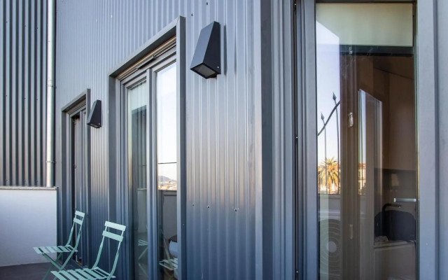 Stylish Studio w/ AC & Balcony by LovelyStay