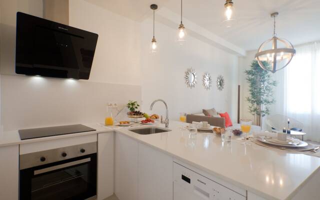 Granada Deluxe Apartments