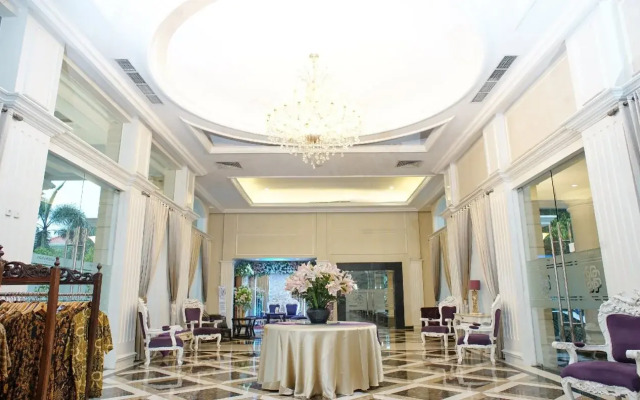 Adhiwangsa Hotel & Convention Hall