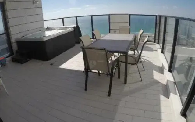 35th floor on the sea