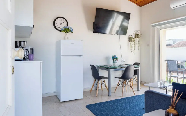 Lazuli 1-BR W Pool & Balcony in Larnaca