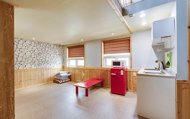 Seogwipo Red Piano Pension