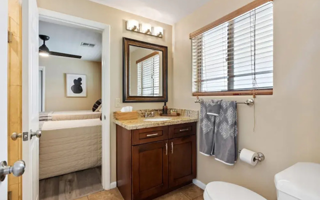 OldTown Lux 4BR/3BA HeatedPool+HotTub+GameRoom/14 by RedAwning
