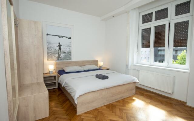 Viva Rooms
