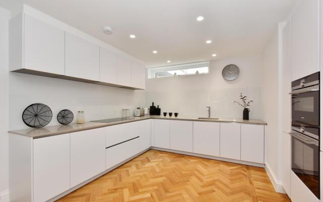 Stunning Mayfair 3 Bed £8 million Air Conditioned