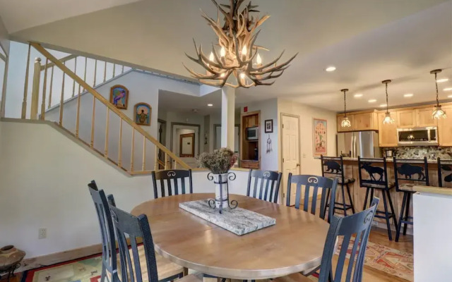 Woods21 Townhome 3 Bedroom Townhouse