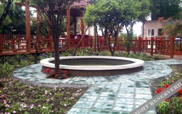 Xinjiayuan Holiday Hotel