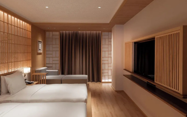 Hyakumangoku Onsen Hotel