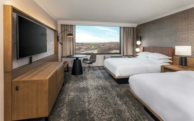 Sheraton Pentagon City Hotel - Image 5