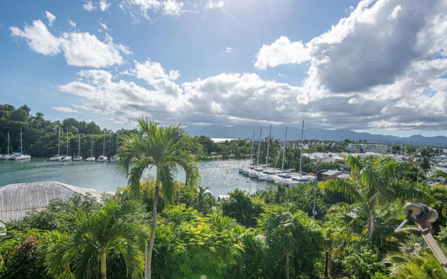Studio, Piscine Et Vue Mer A La Marina