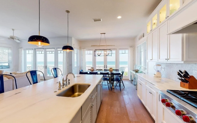 Paradise Beach by AMI Locals