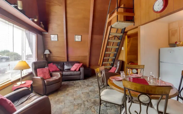 Alpine Chalet 6 Half Loft
