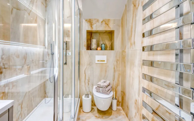 Marble Arch Suite 2-hosted by Sweetstay