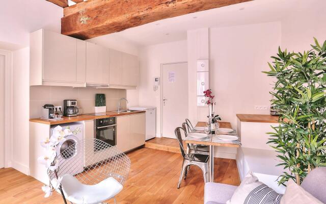 B  363- Magnifique appartement au coeur de Saint michel