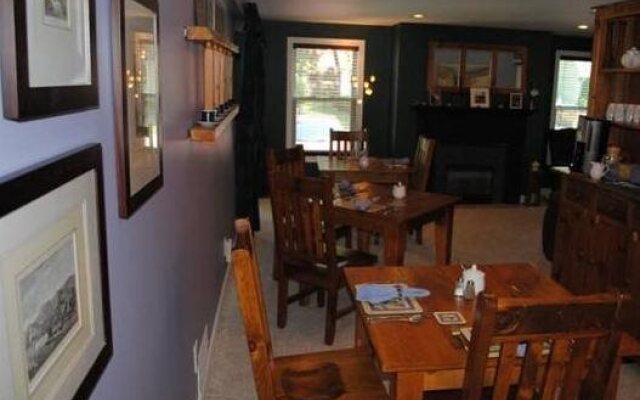 Finlay House Bed and Breakfast Niagara - on - the - Lake