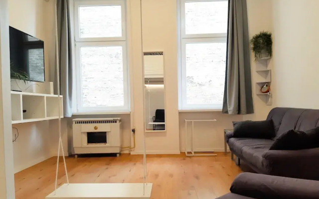 Bright Side Apartment